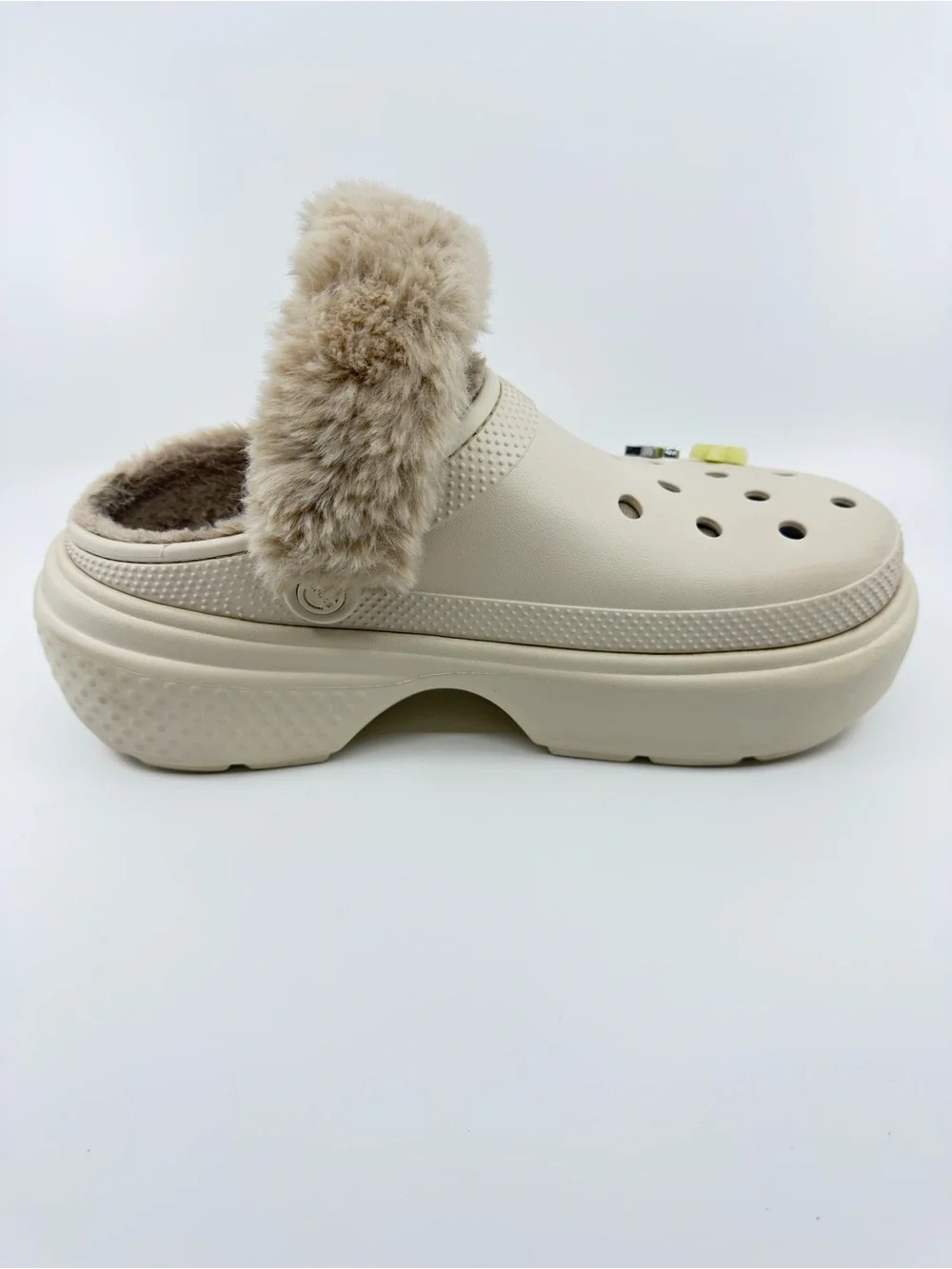 Crocs Stomp Lined Clogs color stucco, featuring a thick platform sole SZ 11